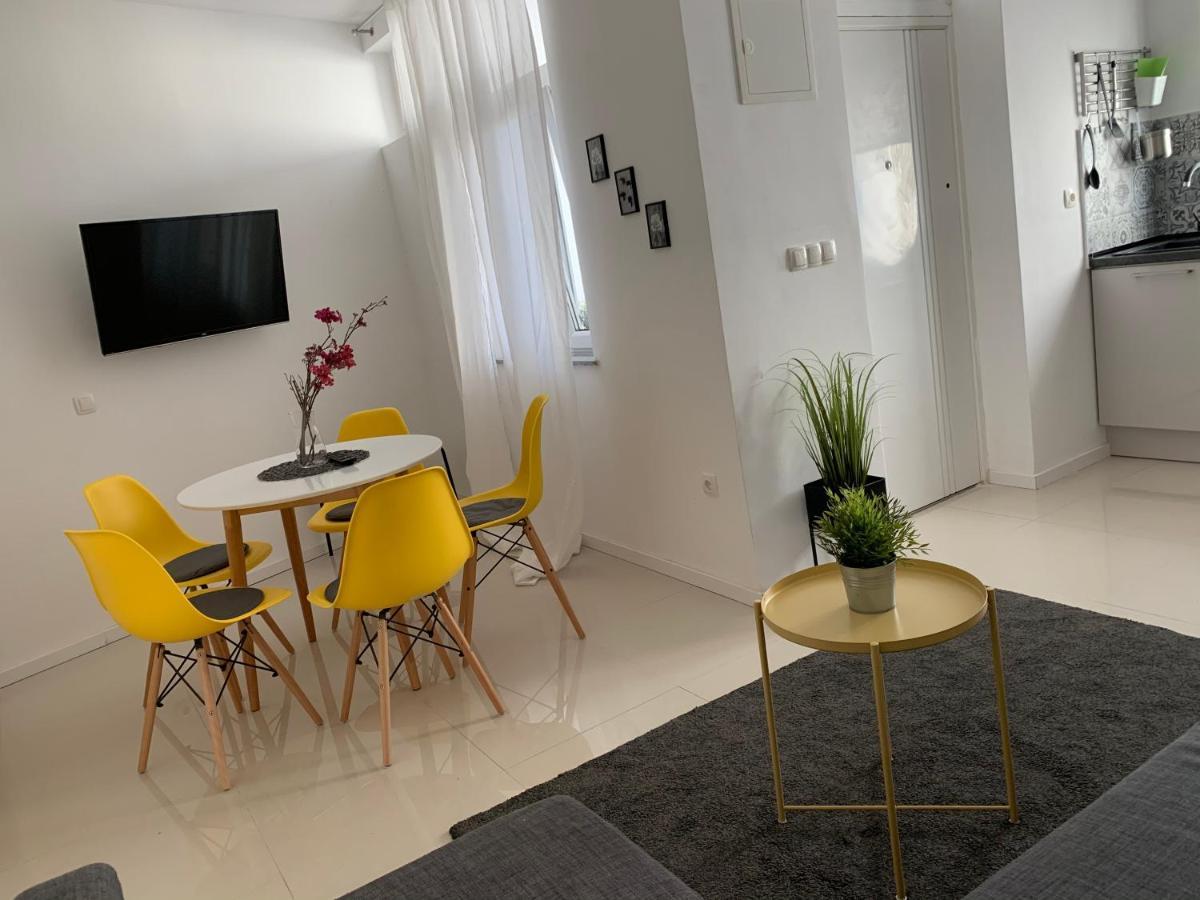 Apartments Luce โตรกีร์ ภายนอก รูปภาพ