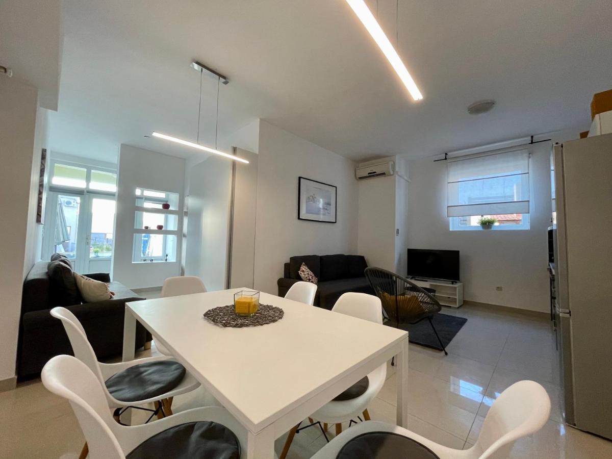 Apartments Luce โตรกีร์ ภายนอก รูปภาพ