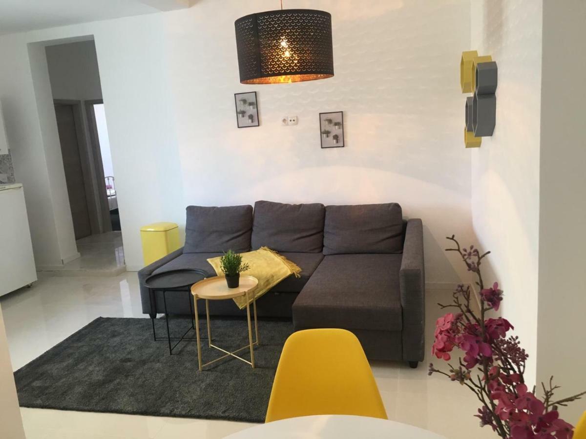 Apartments Luce โตรกีร์ ภายนอก รูปภาพ